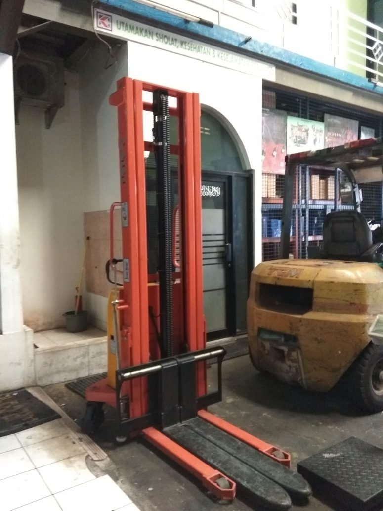 jual-hand-stacker-semi-electric (2)