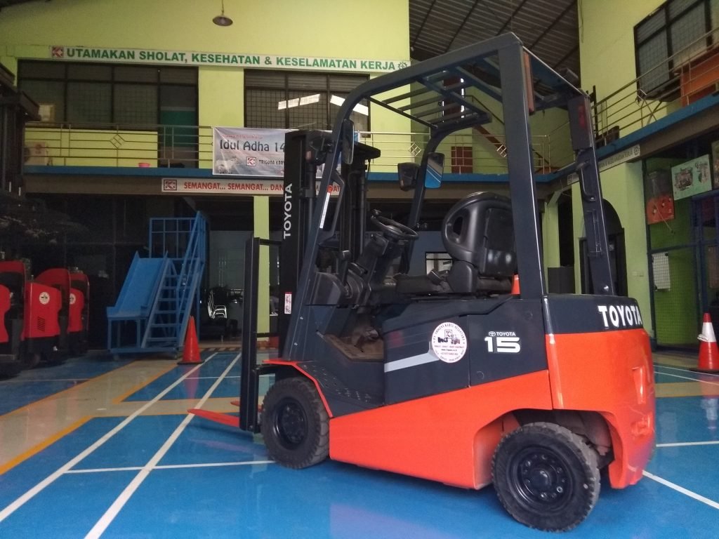 forklift 1.5 ton bekas