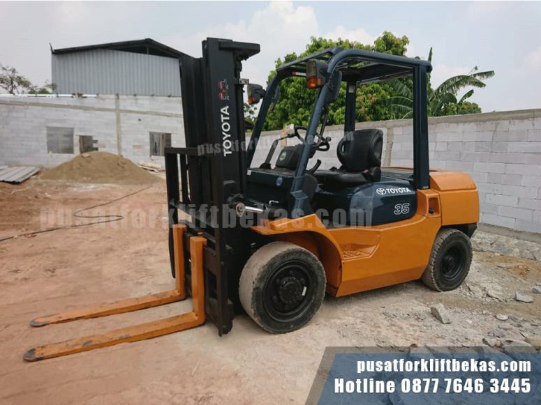 Forklift bekas 3.5 ton Toyota 7FD35