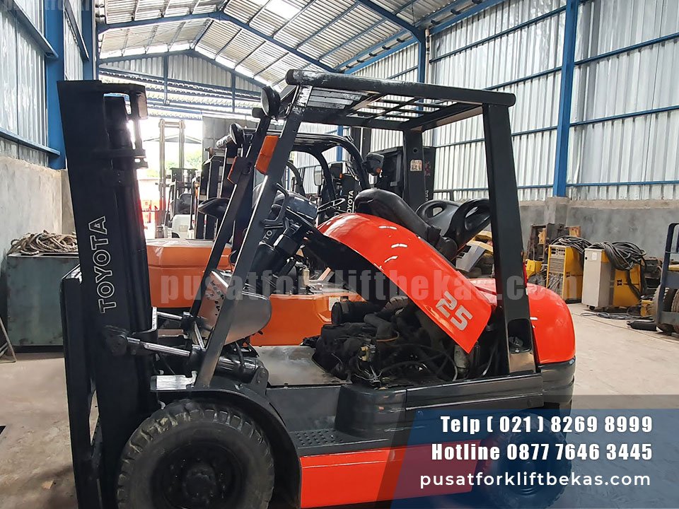 Toyota 6FD25 Forklift bekas