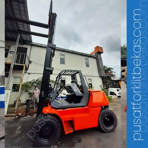 Forklift bekas 7 ton samping