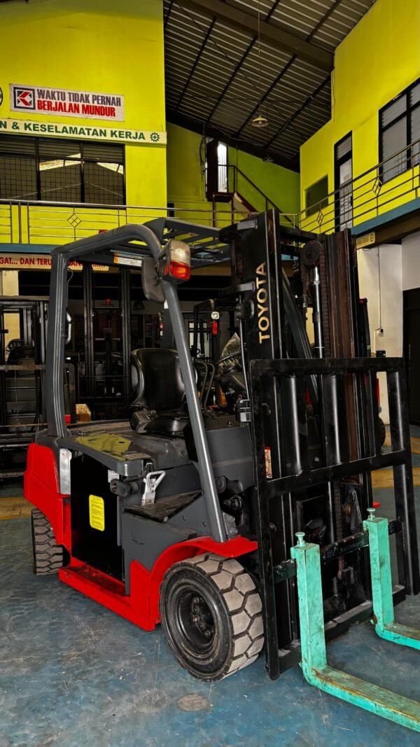 Forklift Toyota 2.5 ton Forklift Toyota 2.5 Ton Bekas 8FBN25 V3M tahun 2020
