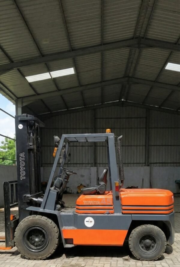 Forklift 4.5 Ton Diesel Forklift Bekas Toyota 4.5 Ton 5FD45