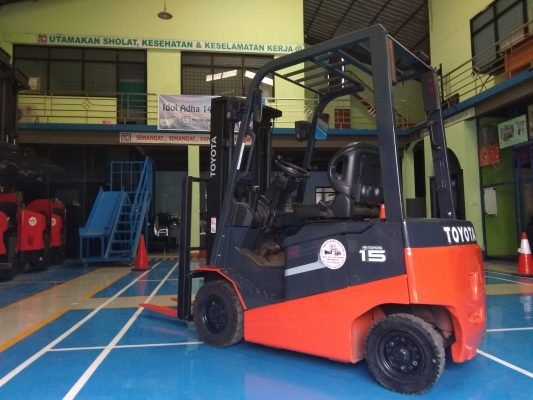 forklift 1.5 ton bekas