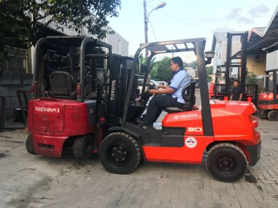 jual-forklift-3-ton-toyota